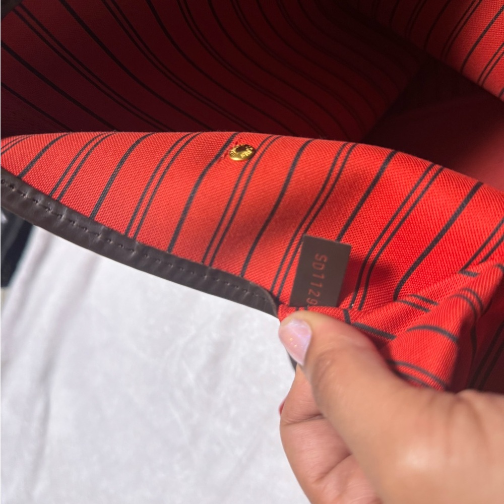 AUTH Louis Vuitton Neverfull GM Damier - Picture 14 of 16